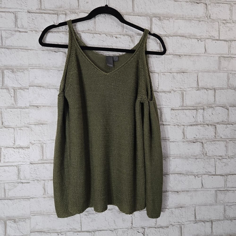 Quinn‎ brand open shoulder sweater